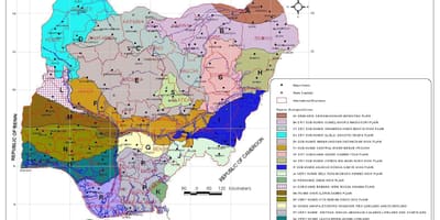 नाइजीरिया के नक्शे दिखा रहा है, अलग अलग वनस्पति क्षेत्रों